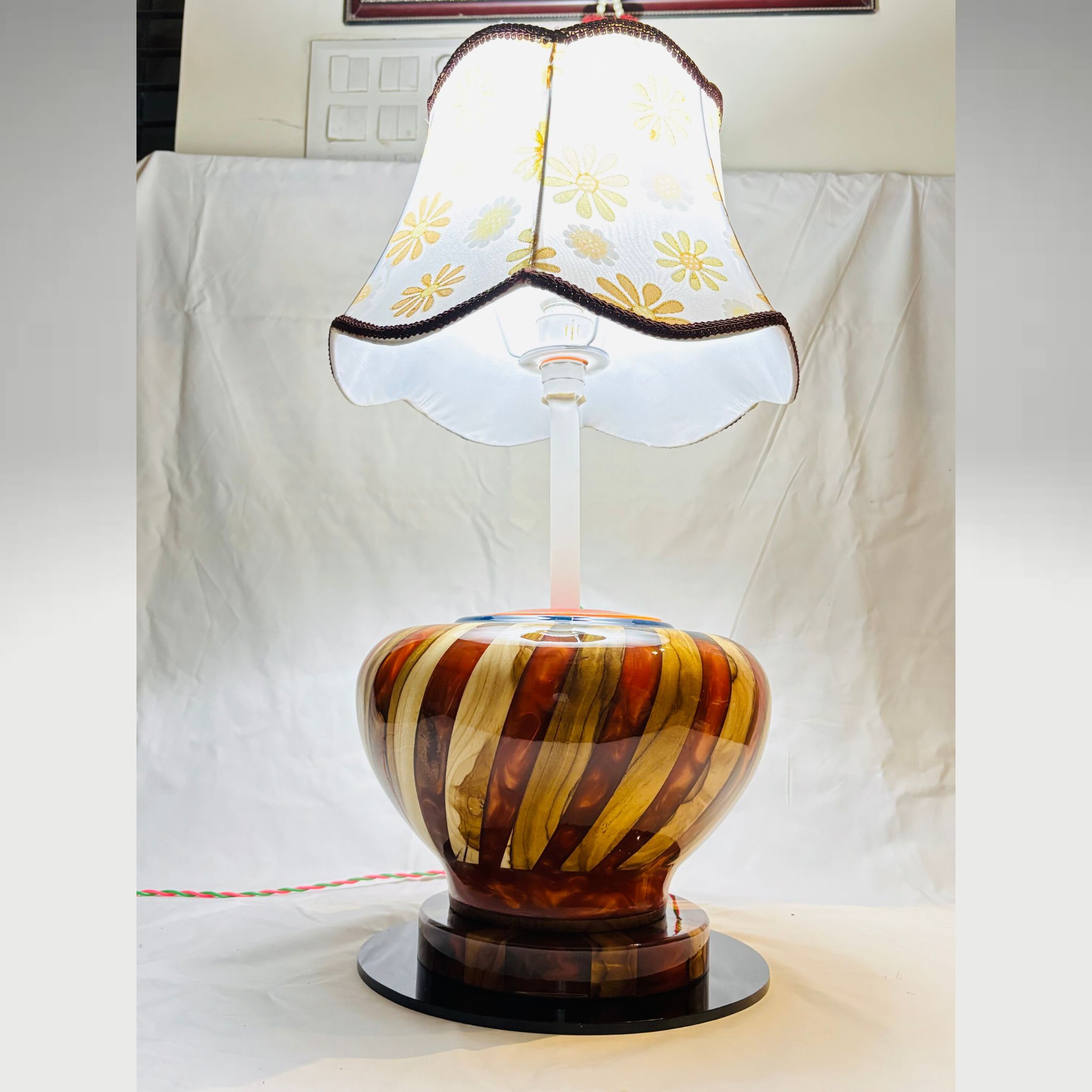 Wood Epoxy Royal Lamp L1 - Image 2